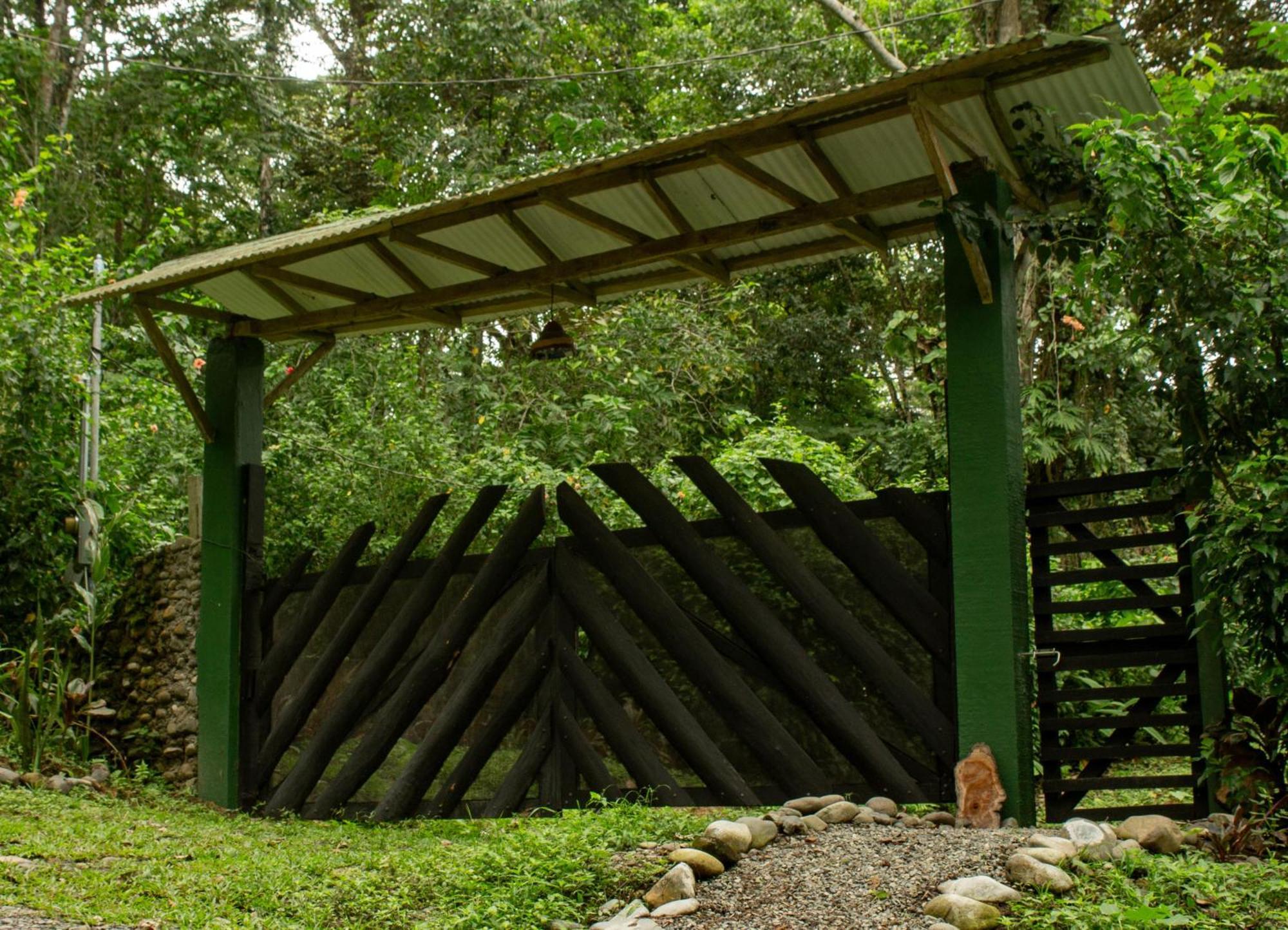 Smile Jungle Hostel Puerto Viejo de Talamanca Exterior foto